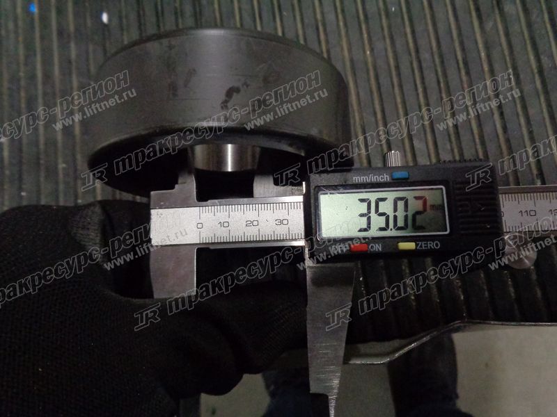 Ролик мачты 940200300052