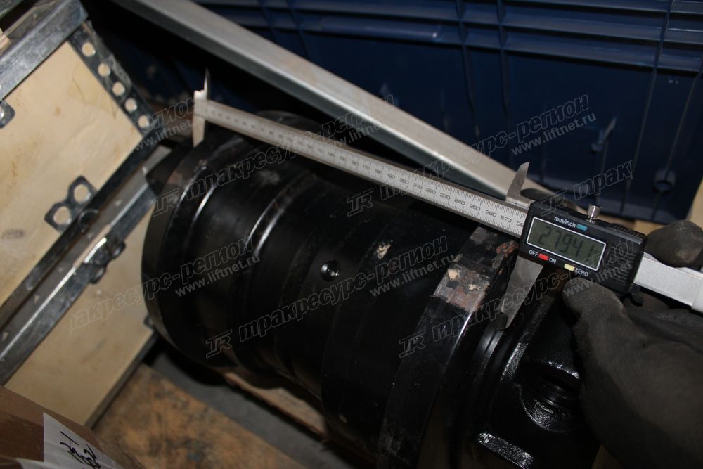 Каток опорный CDM6490