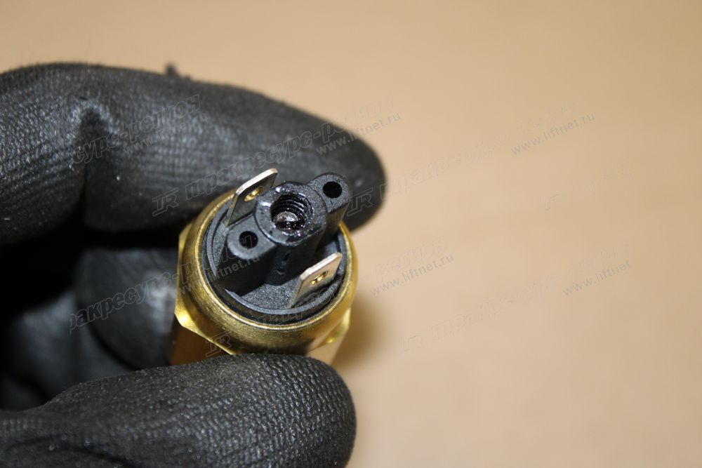 Датчик заднего хода LW300