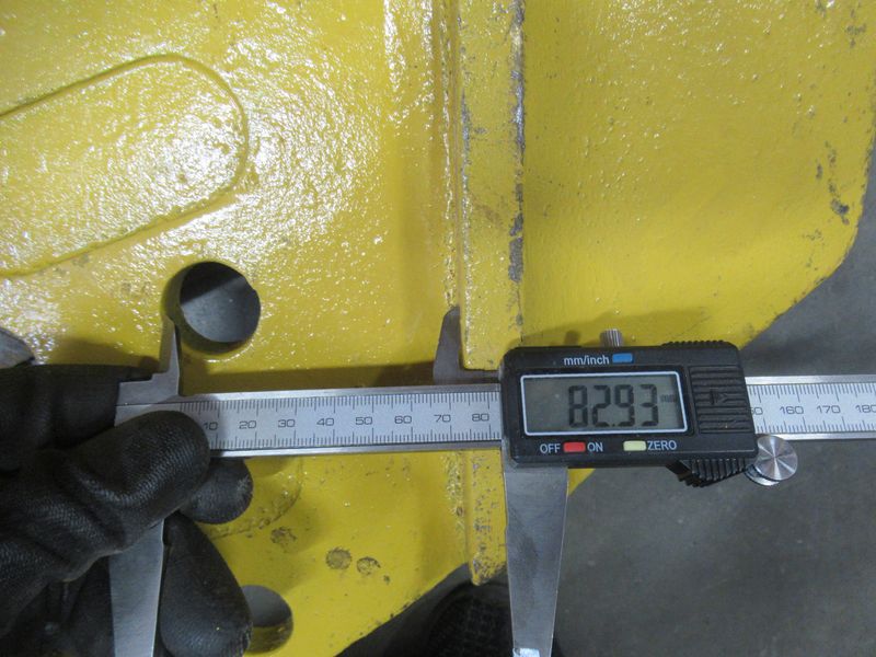 Бокорез ковша левый CDM6266