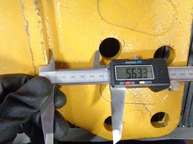 Бокорез ковша правый CDM6266
