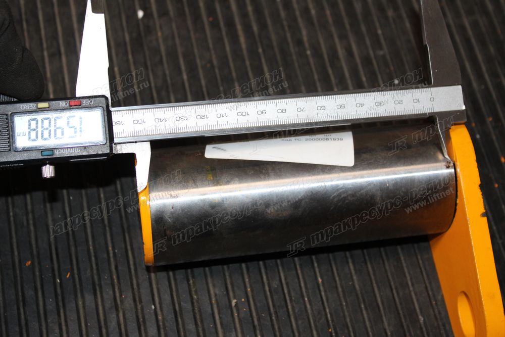 Палец стрелы подъема CDM6060