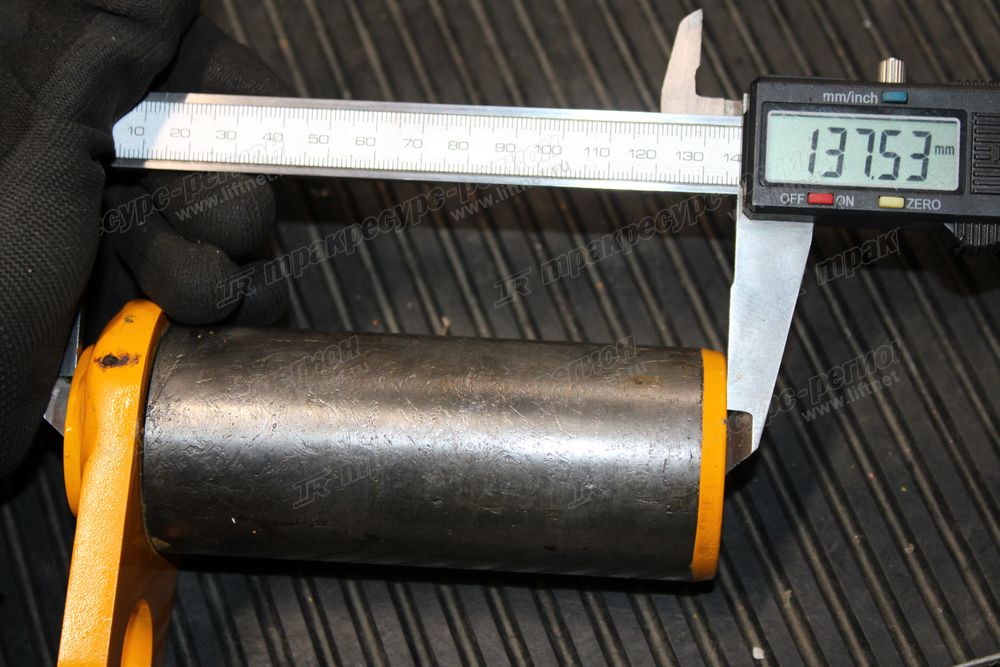 Палец цилиндра подъема стрелы вверхний CDM6060