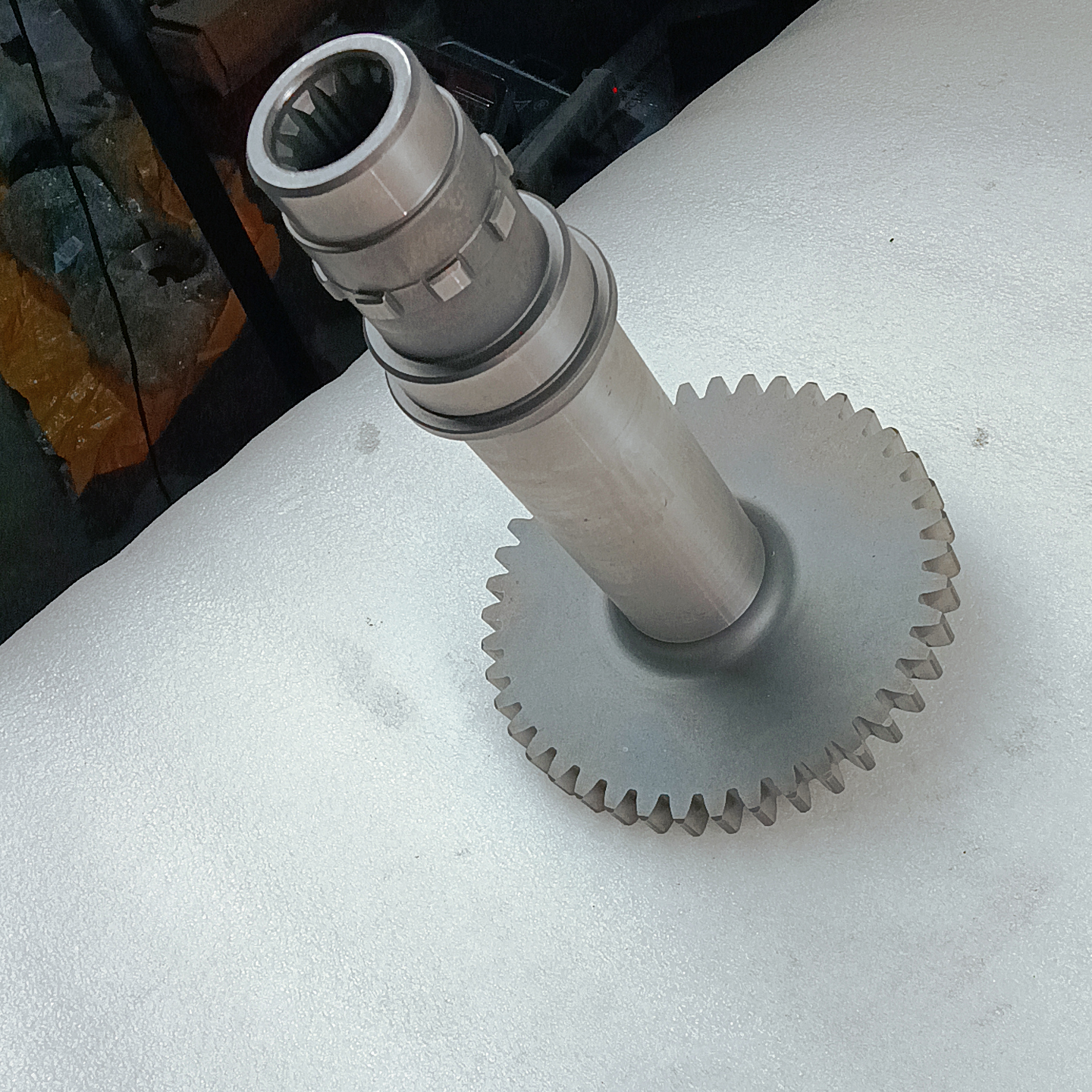 Вал шестерня насоса КПП 2BS315 (14 шл, 42 зуб) XCMG LW500F