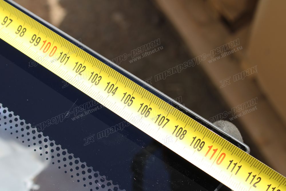 Стекло лобовое переднее LG833G