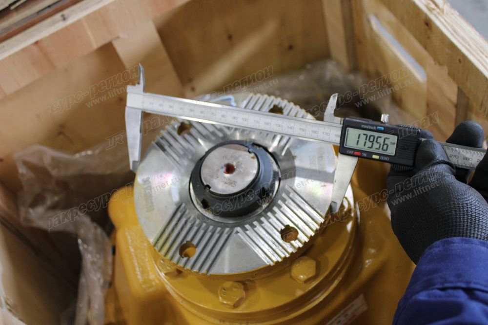 Редуктор переднего моста CDM863G