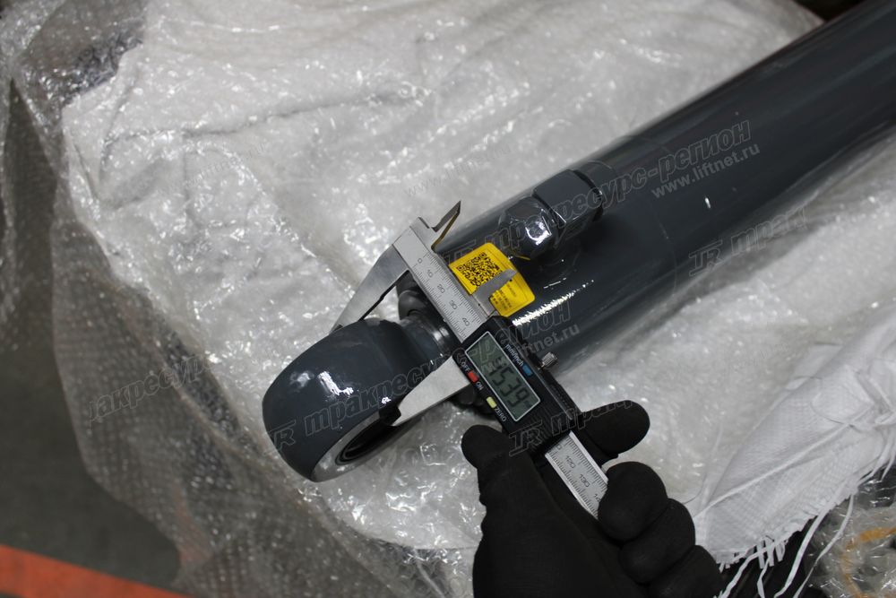 Цилиндр рулевой CDM853G
