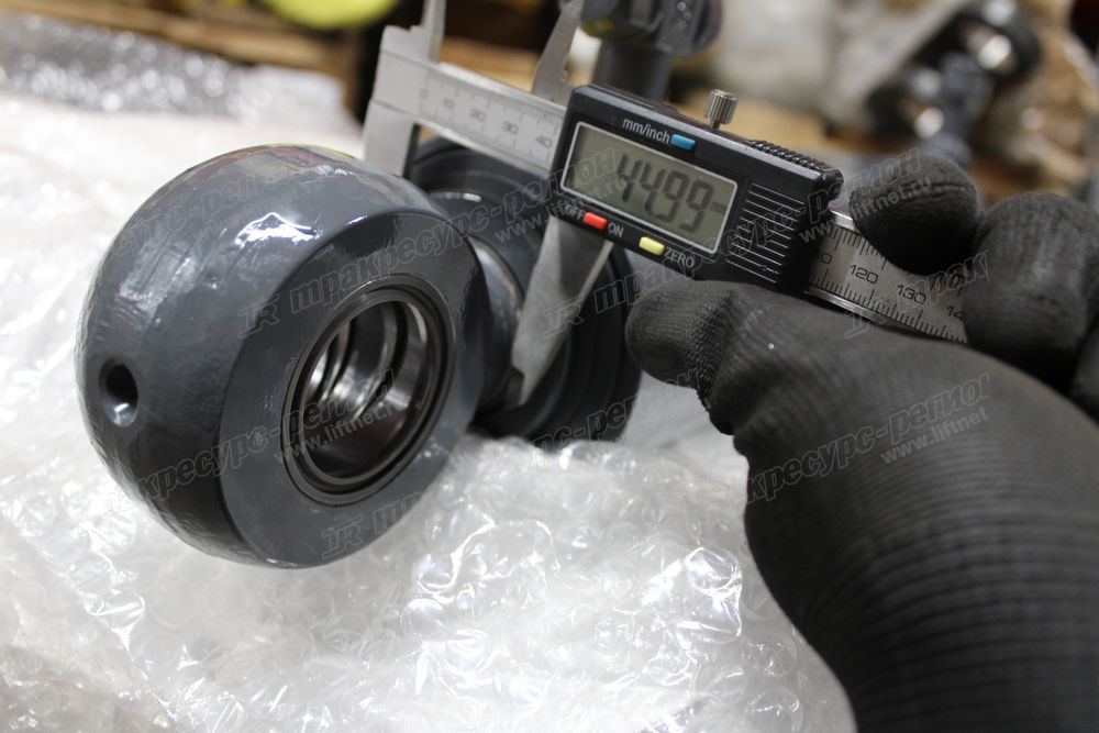 Цилиндр рулевой CDM853G