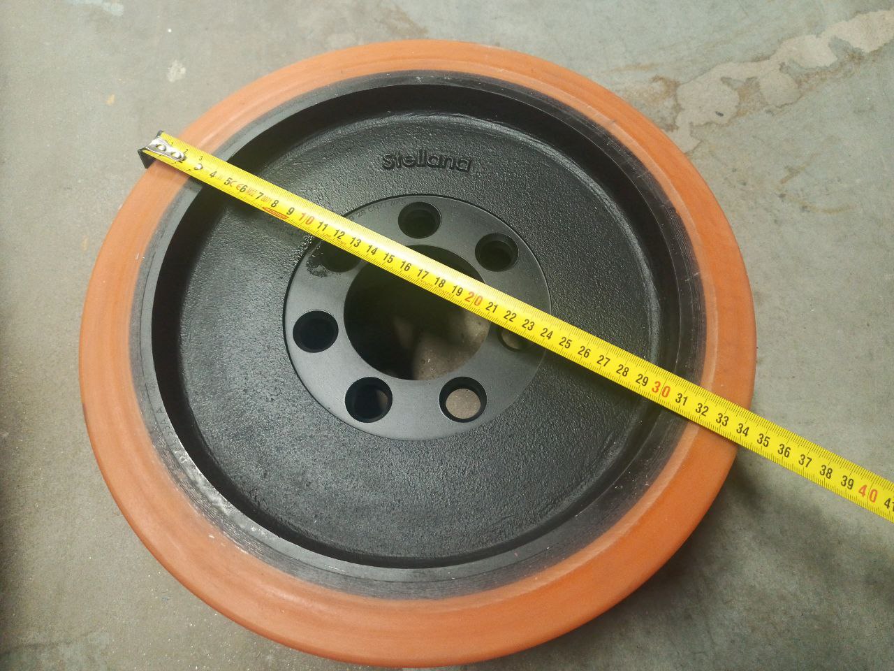 Ведущее колесо 343х140 (PU+QT400-15)  940300400041