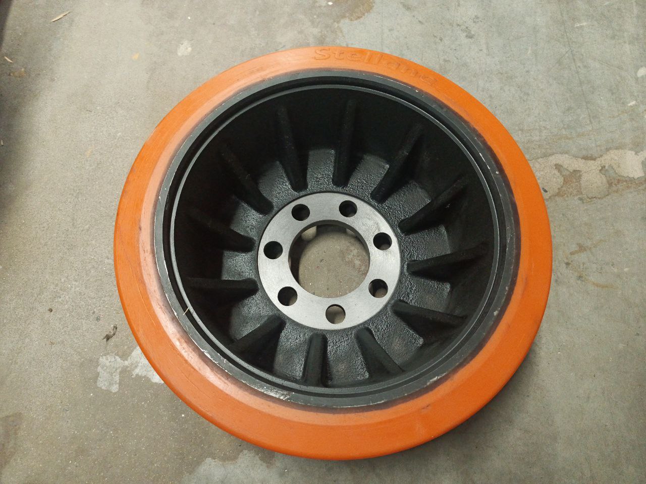 Ведущее колесо 343х140 (PU+QT400-15)  940300400041