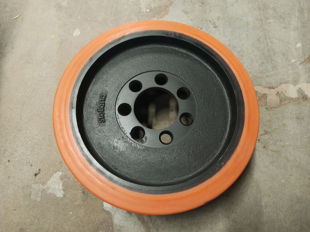 Ведущее колесо 343х140 (PU+QT400-15)  940300400041