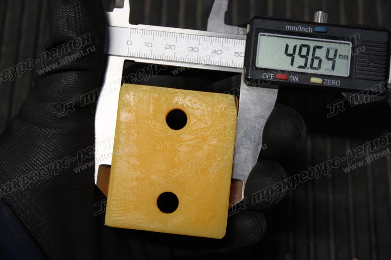 Ограничительный блок капота 60900009629