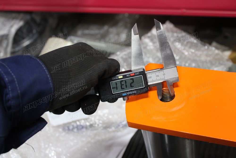 Палец цилиндра рычага CDM6225