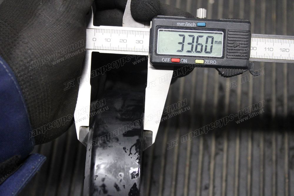 Ролик мачты  70146144D