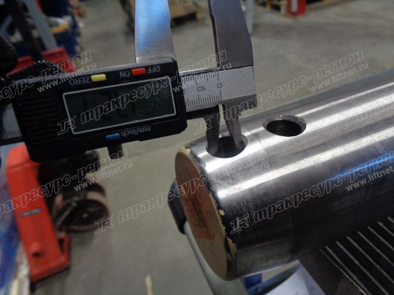 Палец тяги ковша средняя CDM6205