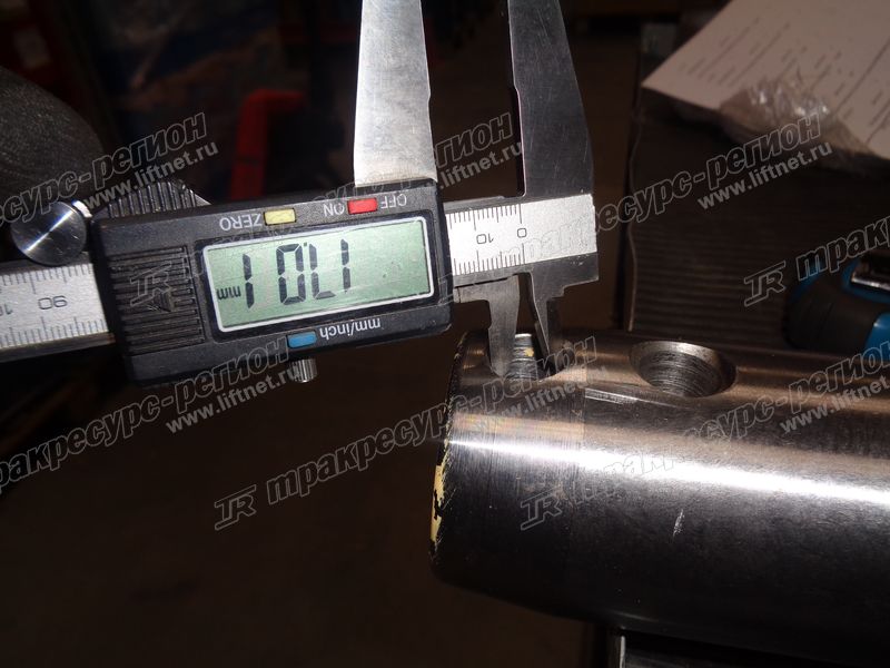 Палец тяги ковша нижняя CDM6205