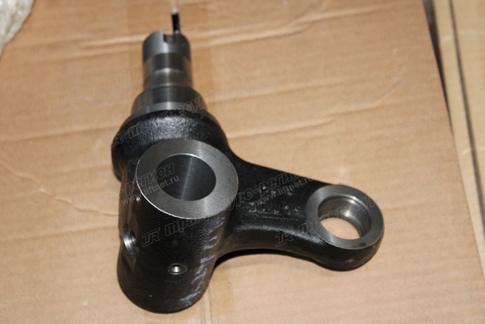 Кулак поворотный правый 91C43-02700