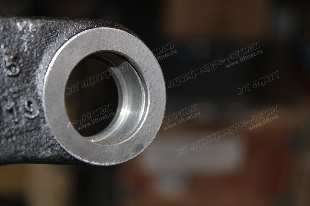 Кулак поворотный правый 91C43-02700