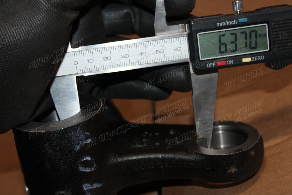 Кулак поворотный правый 91C43-02700