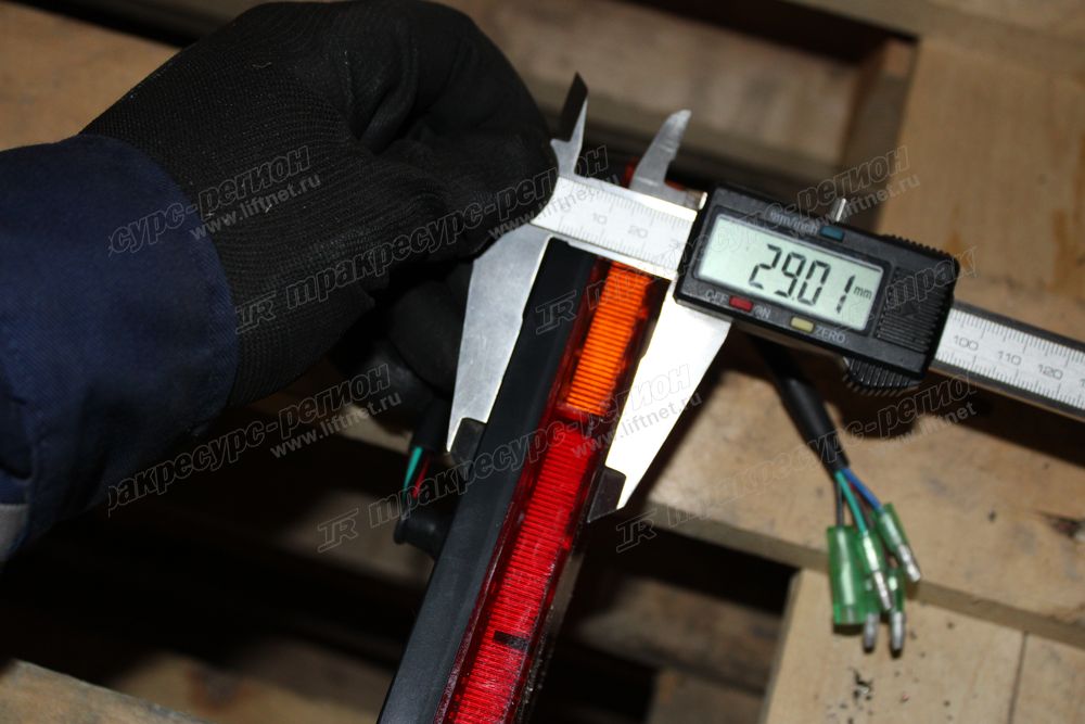 Фонарь задний комбинированный E101F0622