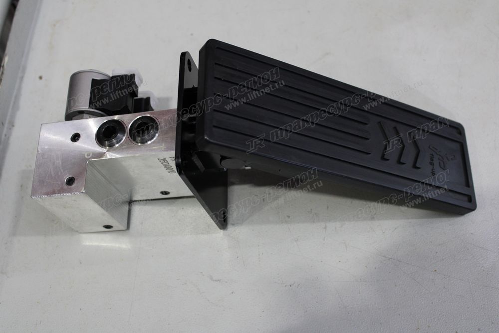 Педаль газа в сборе CDM6150W