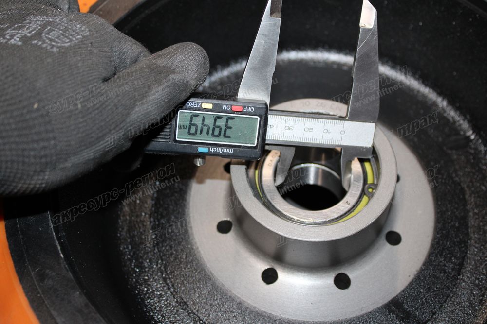 Колесо ведущее 355x106 PU