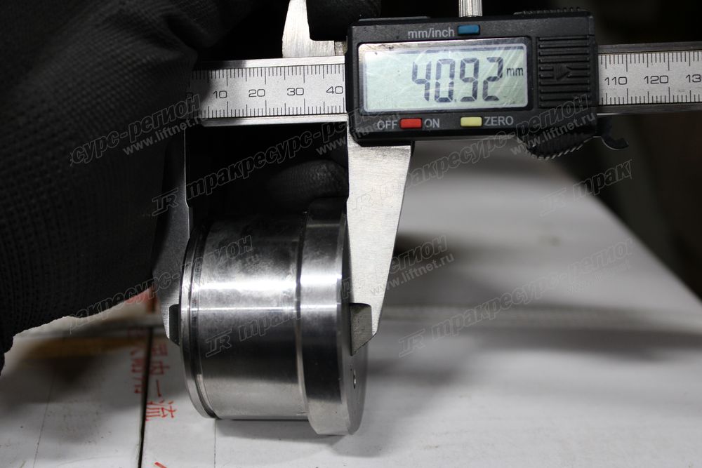 Ролик DH2E8-70211-FB