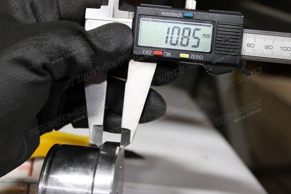 Ролик DH2E8-70211-FB