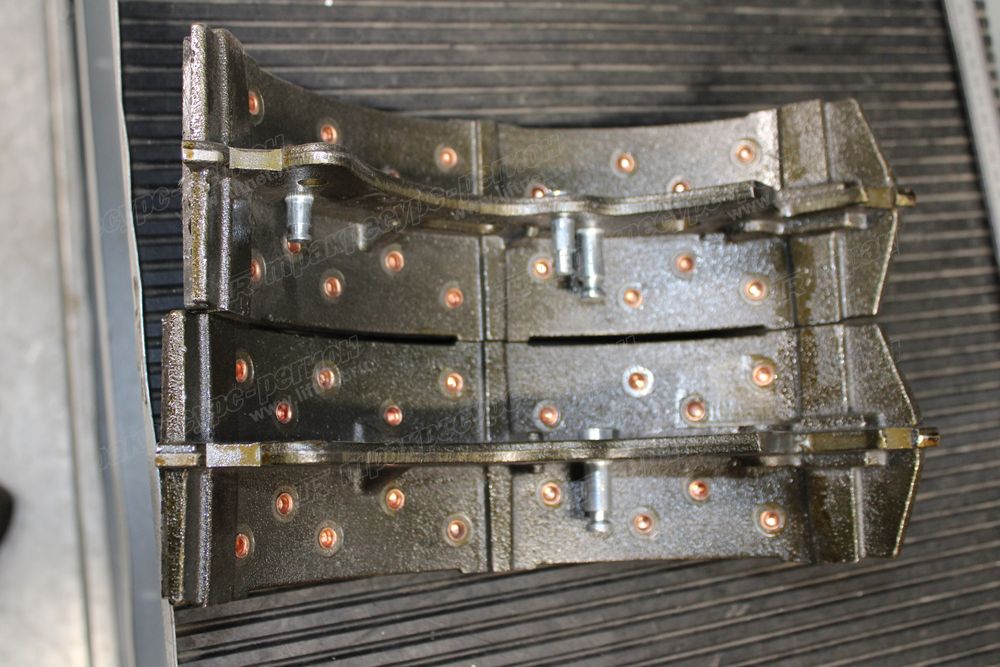 Колодка тормозная E2DEC86A0