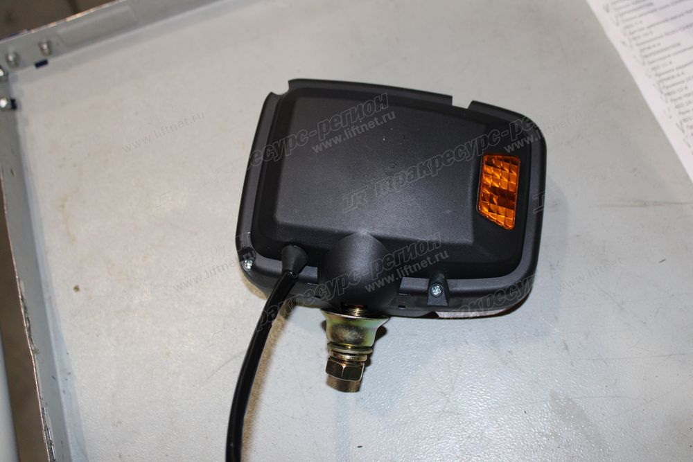 Фара пердняя правая CDM6150W
