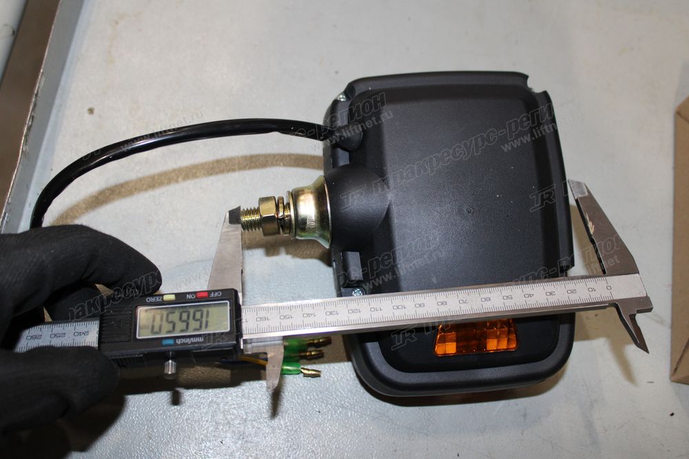 Фара пердняя правая CDM6150W