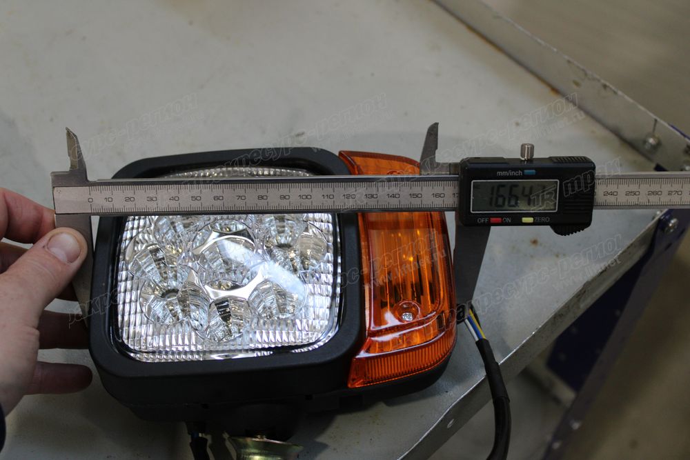 Фара пердняя левая CDM6150W