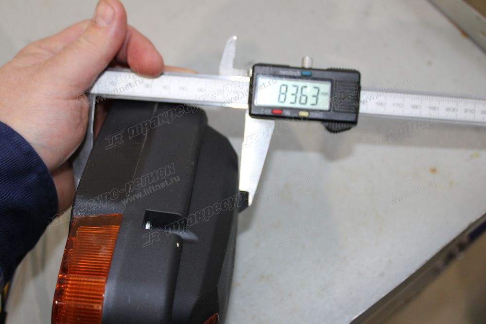 Фара пердняя левая CDM6150W