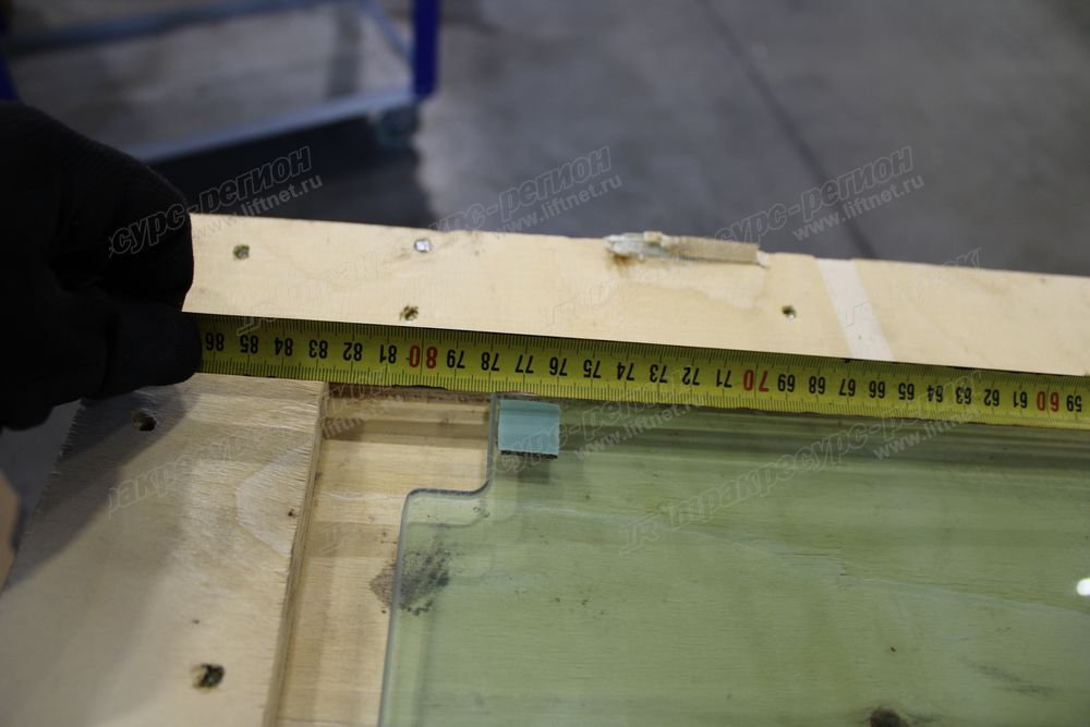 Стекло переднее нижнее  CDM6035