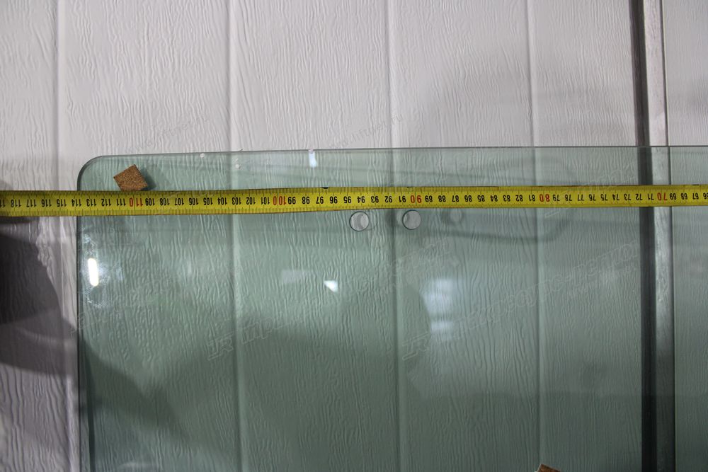 Стекло кабины левое CDM83C;CDM83CL