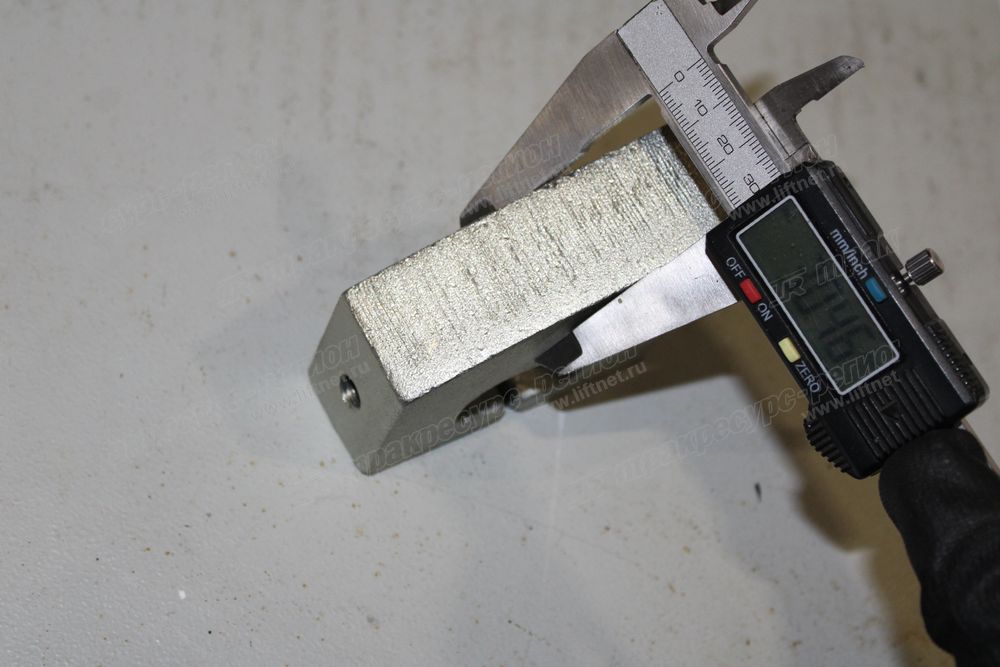 Ограничитель поворотной опоры CDM83