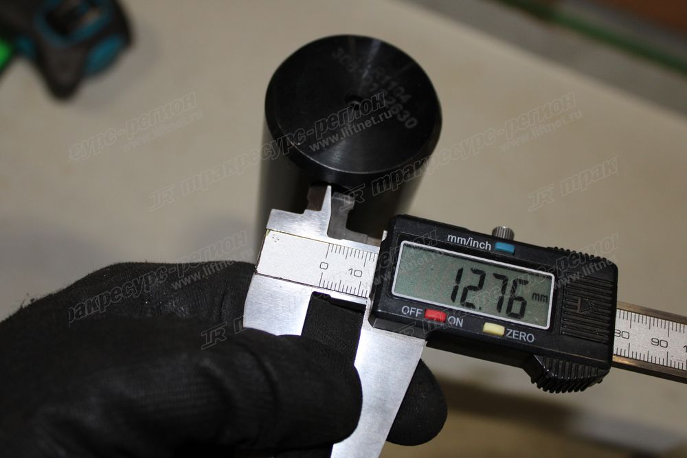 Палец нижний цилиндра стрелы CDM83