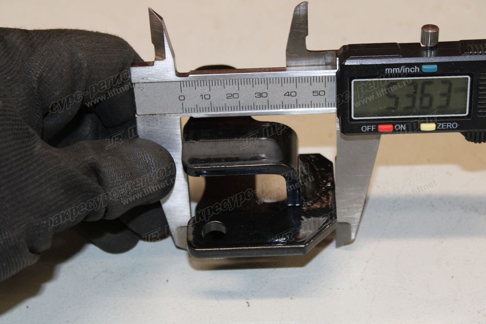 Кронштейн замка CDM83 30810022734