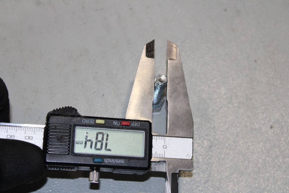Болт M8*30 CDM83