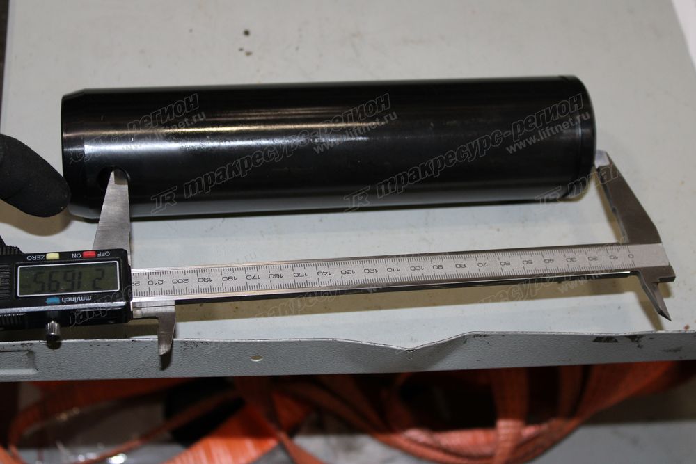 Палец тяги задний цилиндра ковша CDM83