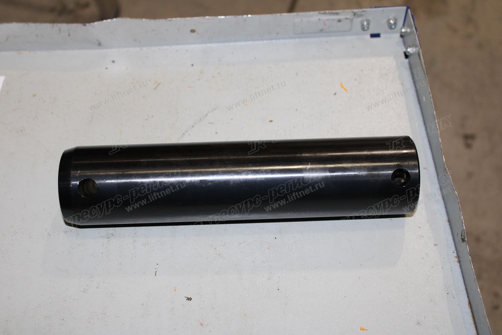 Палец стрелы задний CDM83
