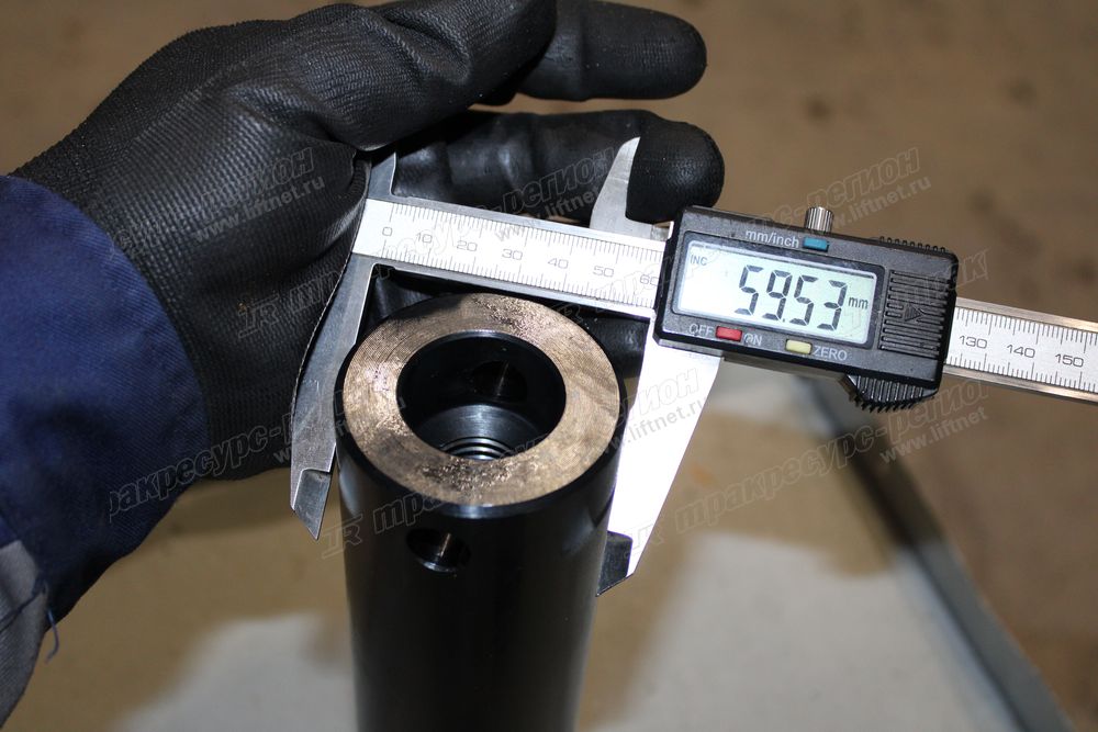 Палец стрелы задний CDM83