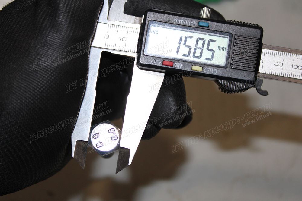Болт M10*40 CDM83 51204101414
