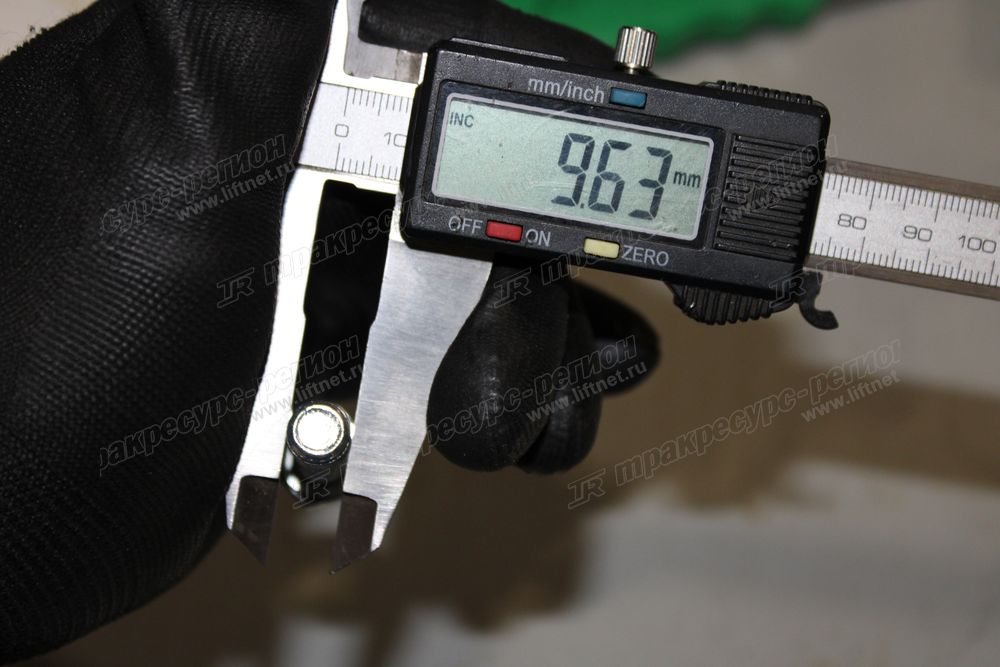 Болт M10*40 CDM83 51204101414