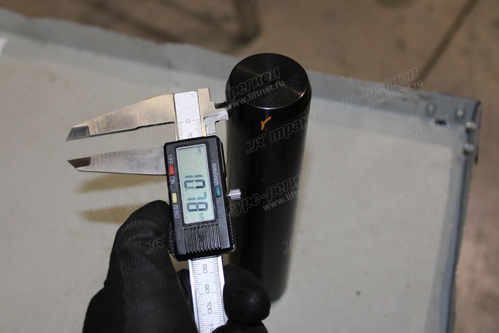Палец цилиндра ковша задний CDM83