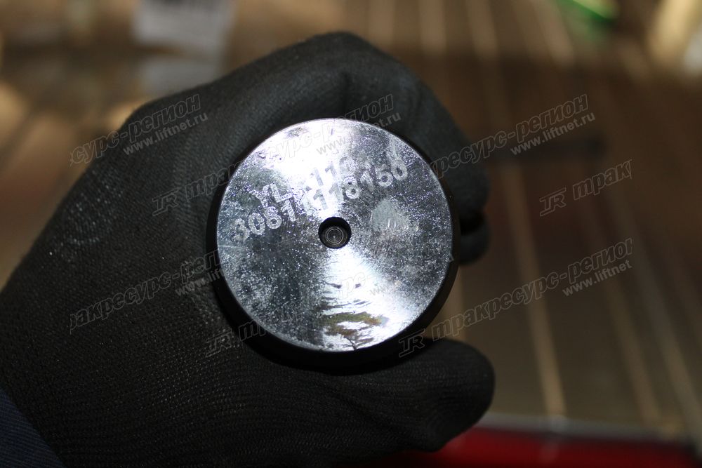Палец цилиндра рукояти верхний CDM83