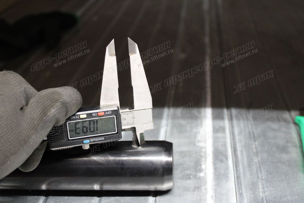 Палец цилиндра ковша передний  CDM83