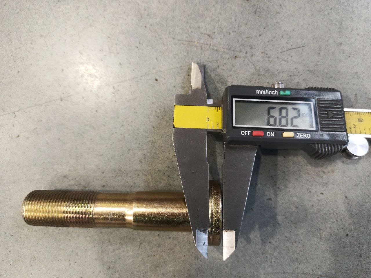 Шпилька ВМ с гайкой 91G33-01100