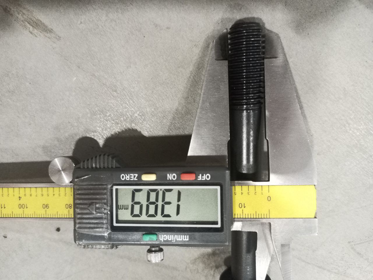 Болт ГБЦ CDM936N