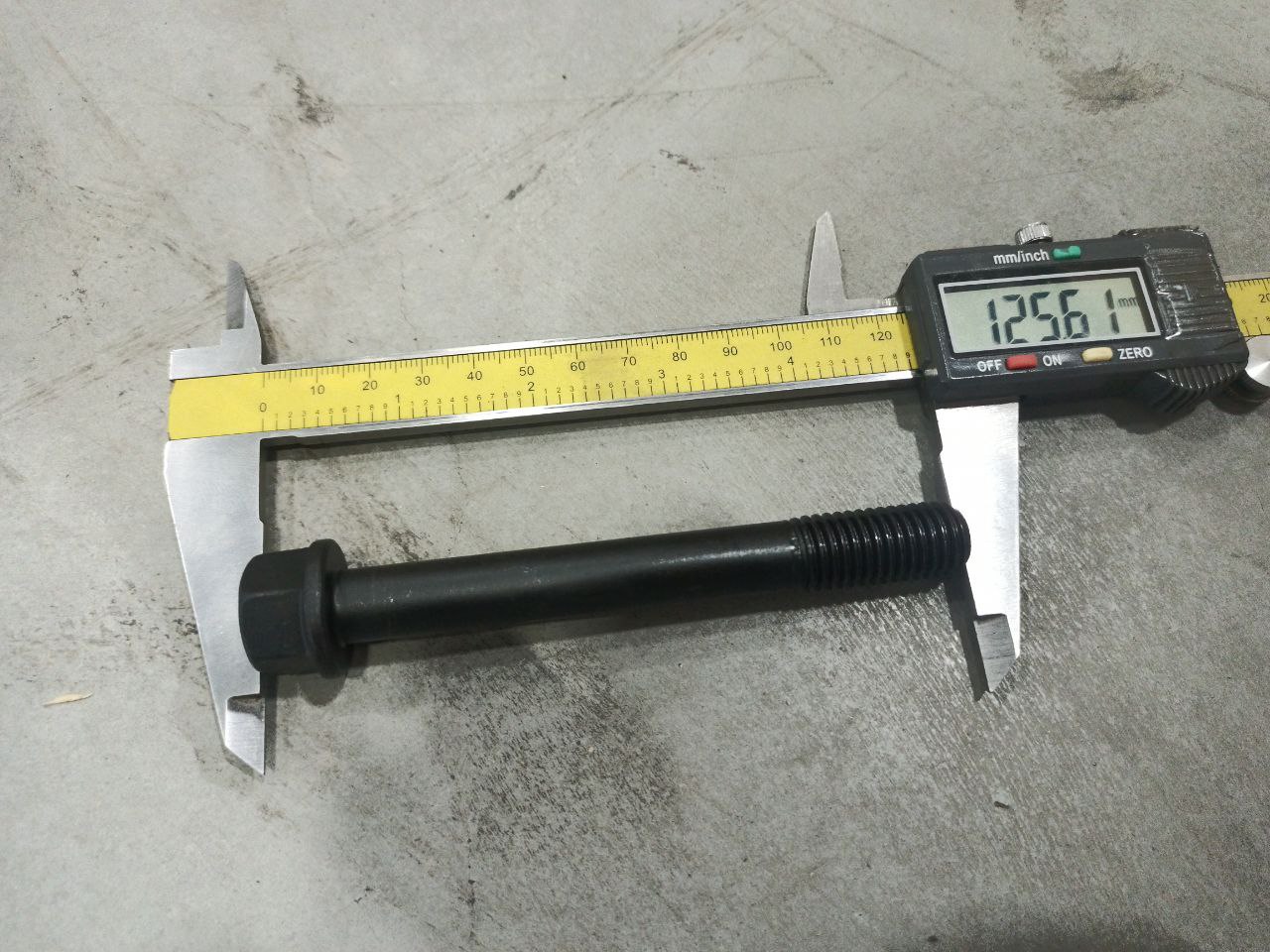 Болт ГБЦ CDM936N